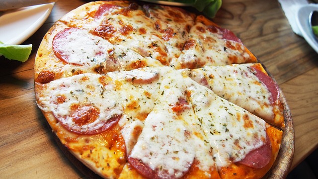 Gør din egen pizzaoplevelse professionel med en pizzadisk